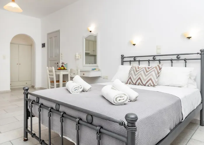 Depis & * Naxos City